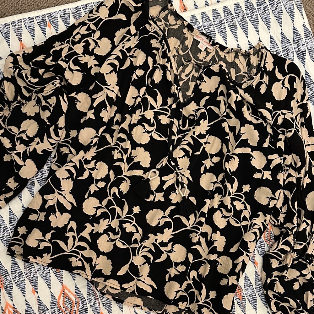 Knox Rose Black and Cream Floral Blouse